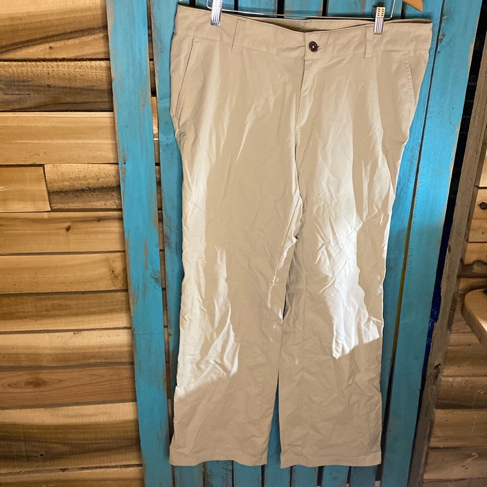 Columbia Omni Shield Women’s Mumbai Mover III tan size 16 inseam 32 hiking